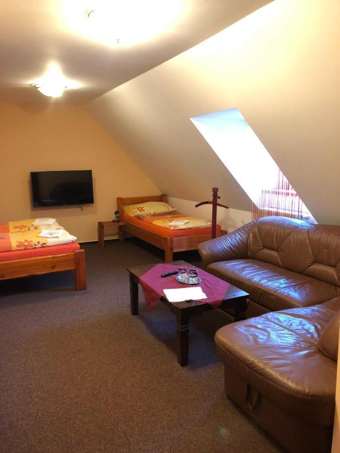 Penzion Kelt Hotel Zator Ngoại thất bức ảnh