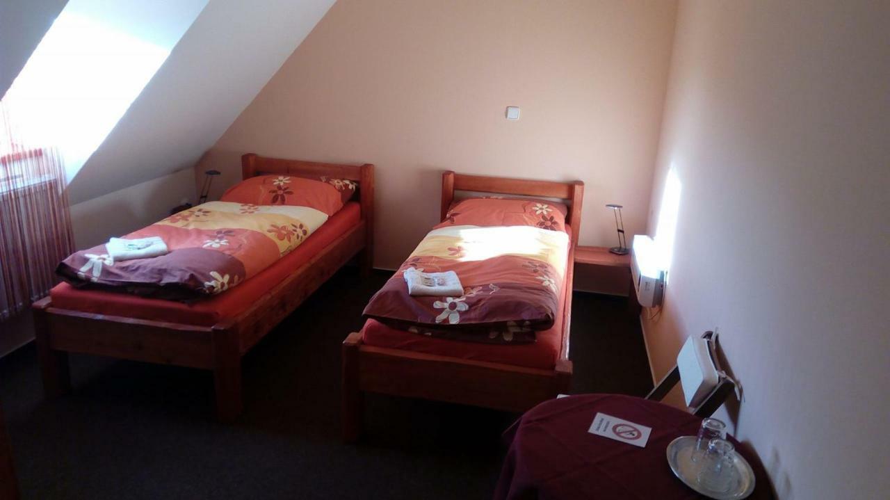 Penzion Kelt Hotel Zator Ngoại thất bức ảnh