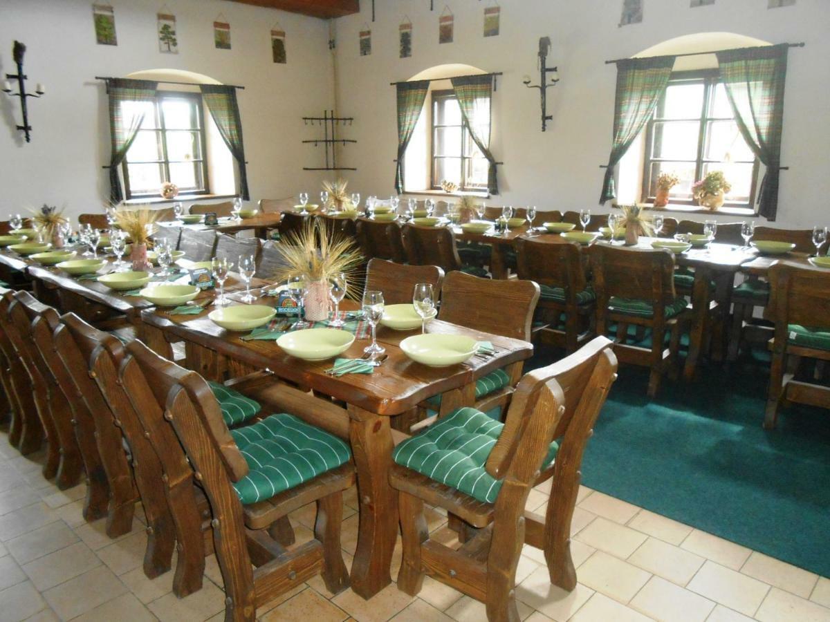 Penzion Kelt Hotel Zator Ngoại thất bức ảnh