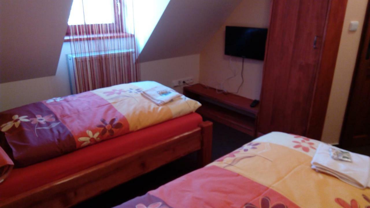 Penzion Kelt Hotel Zator Ngoại thất bức ảnh
