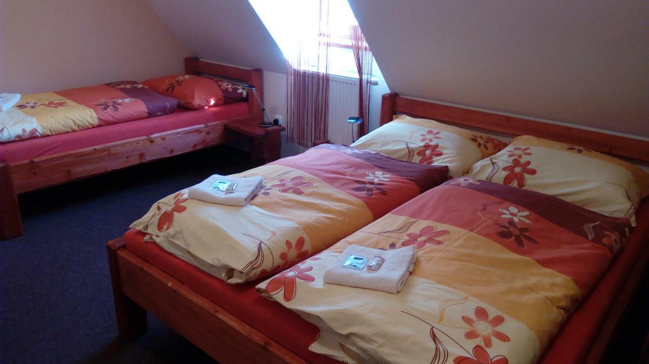 Penzion Kelt Hotel Zator Ngoại thất bức ảnh