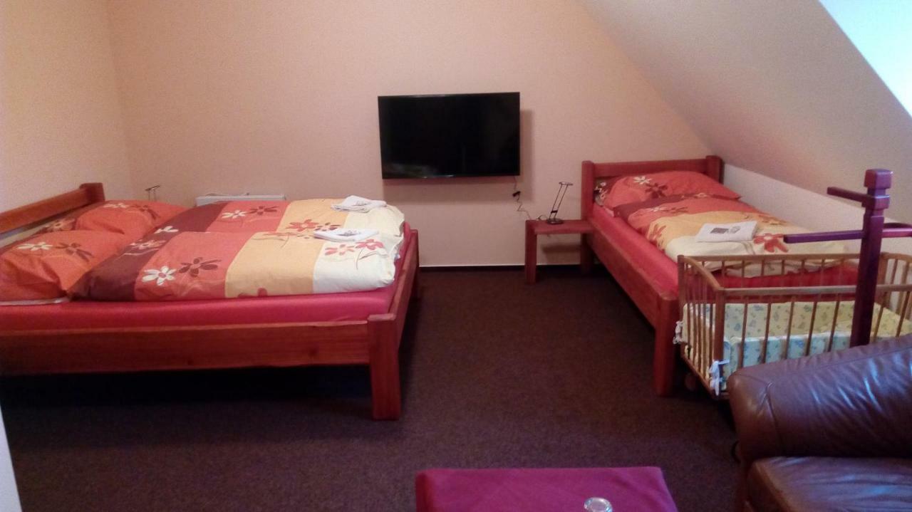 Penzion Kelt Hotel Zator Ngoại thất bức ảnh